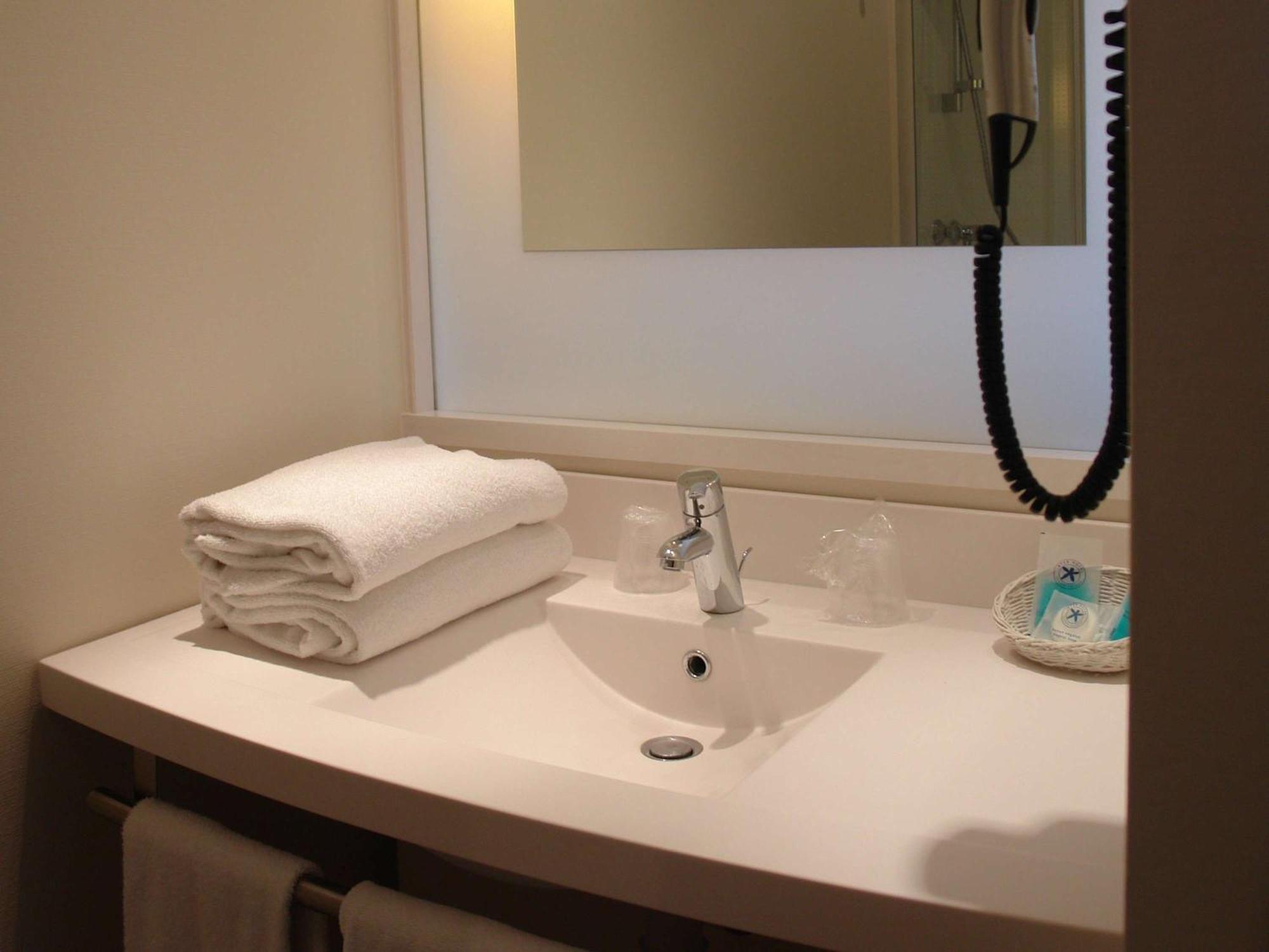 Ibis Styles Chinon Otel Dış mekan fotoğraf