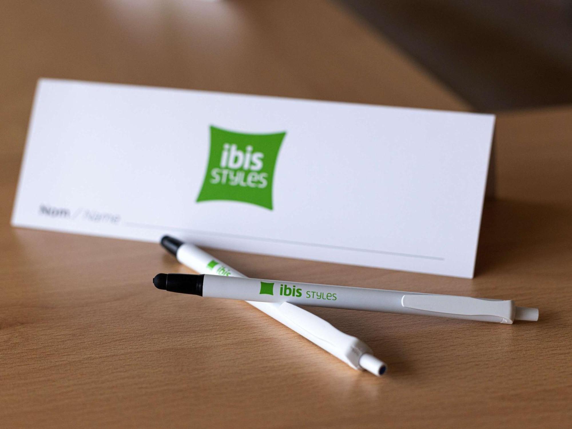 Ibis Styles Chinon Otel Dış mekan fotoğraf