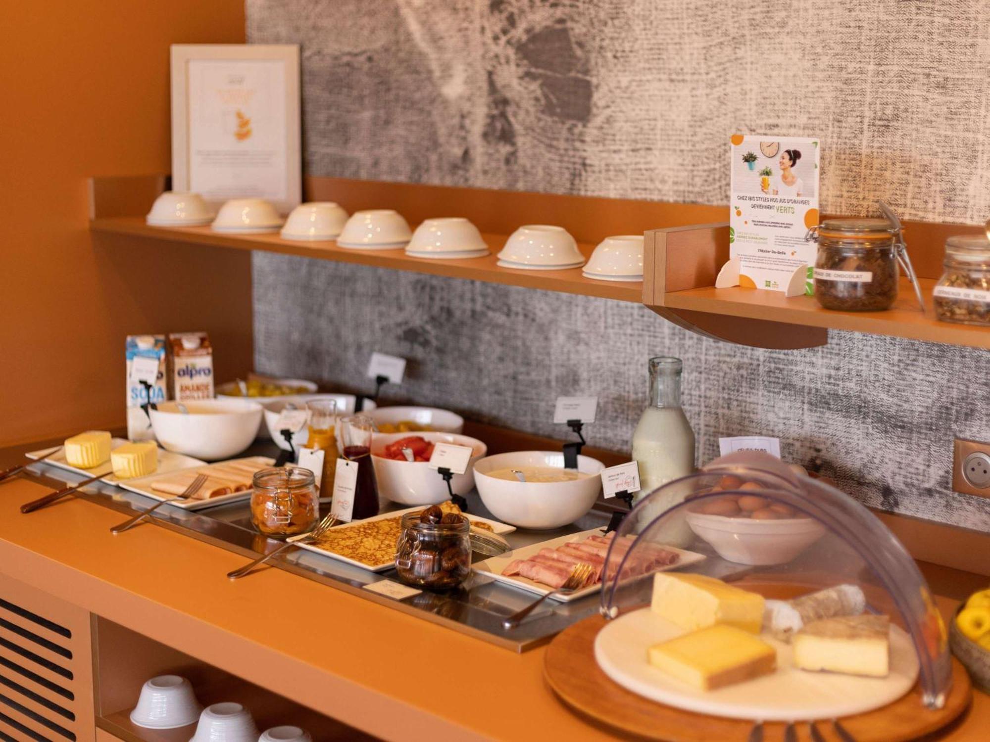 Ibis Styles Chinon Otel Dış mekan fotoğraf