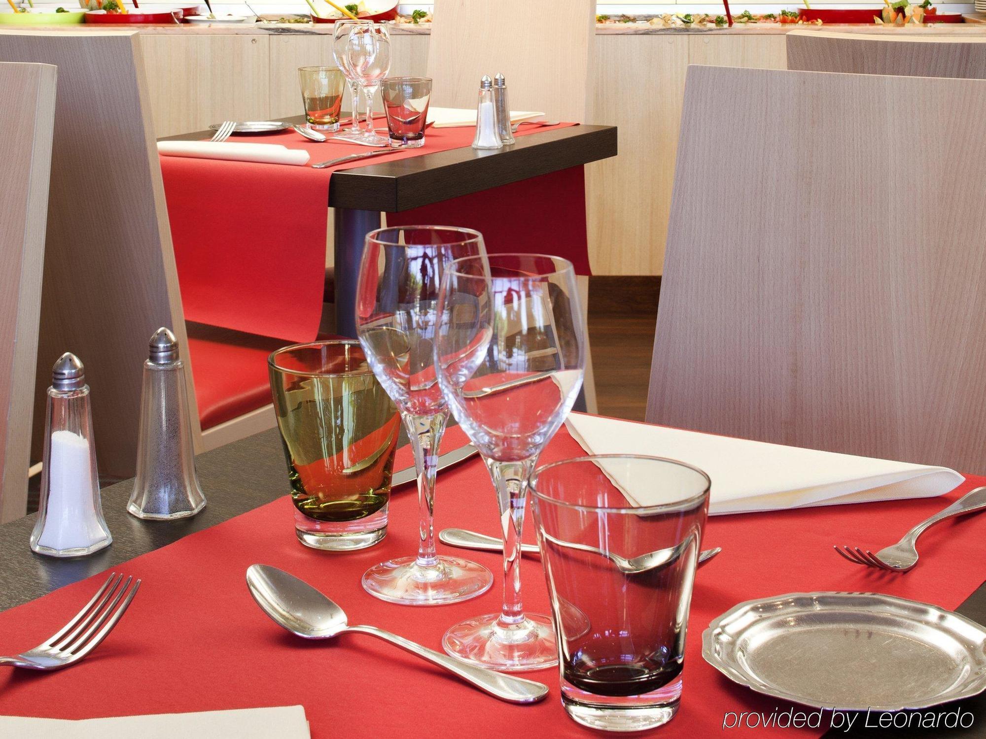 Ibis Styles Chinon Otel Dış mekan fotoğraf